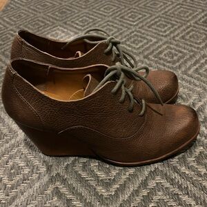Kork-ease wedge Oxford. Size 9.